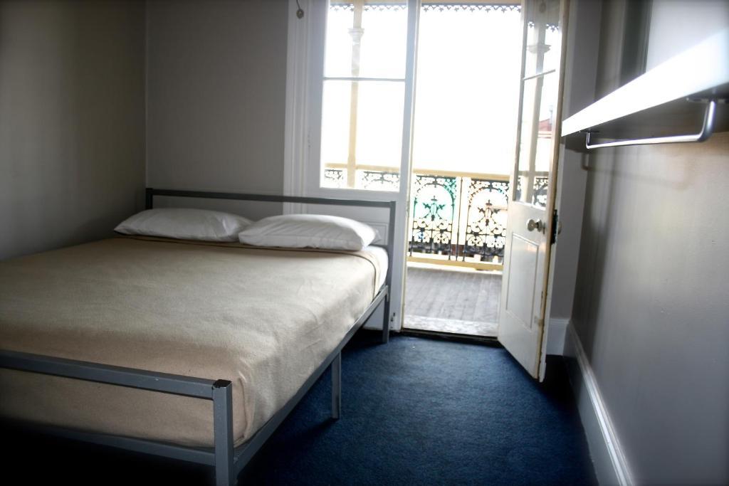 Glenelg Beach Hostel Pokoj fotografie
